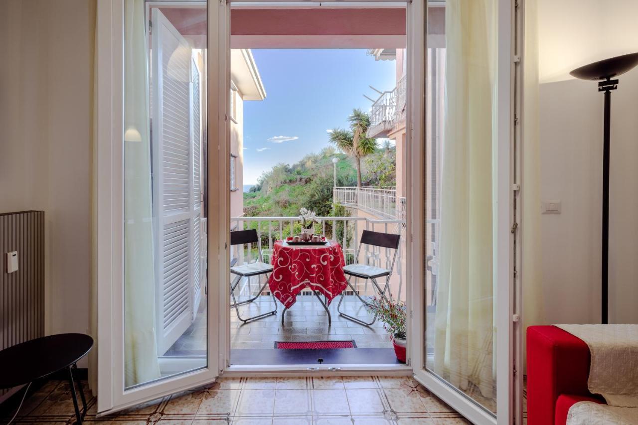 086 - Sunshine Home, 5 Minuti Dalla Spiaggia - Parcheggio Privato Gratis Incluso Ospedaletti Exterior foto